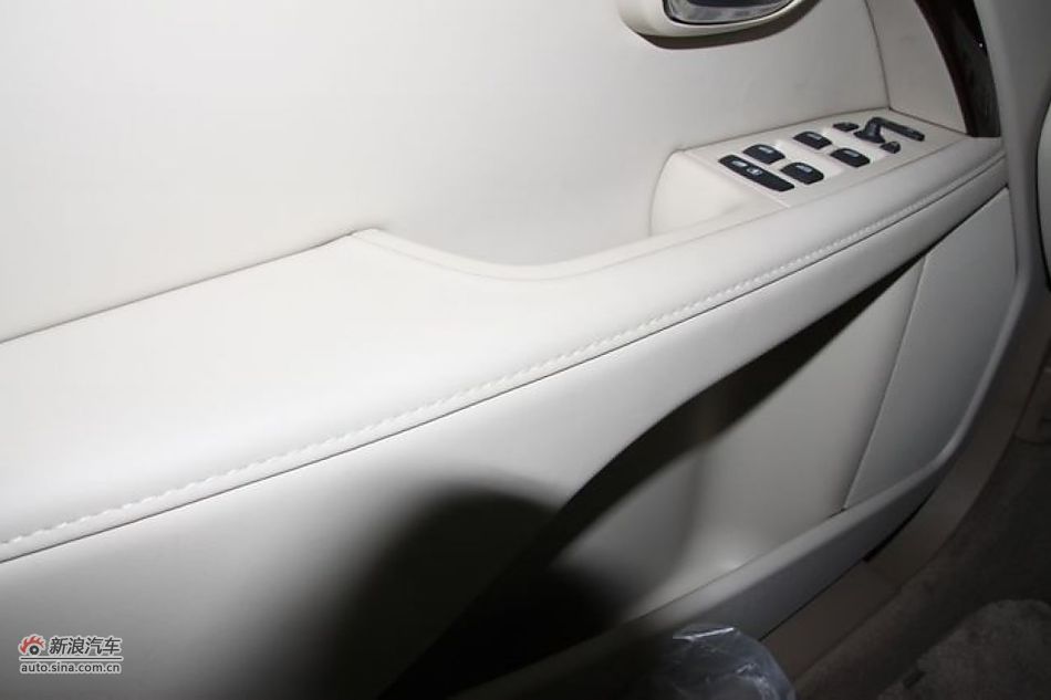 沃尔沃S80L 2.5T 智尊版