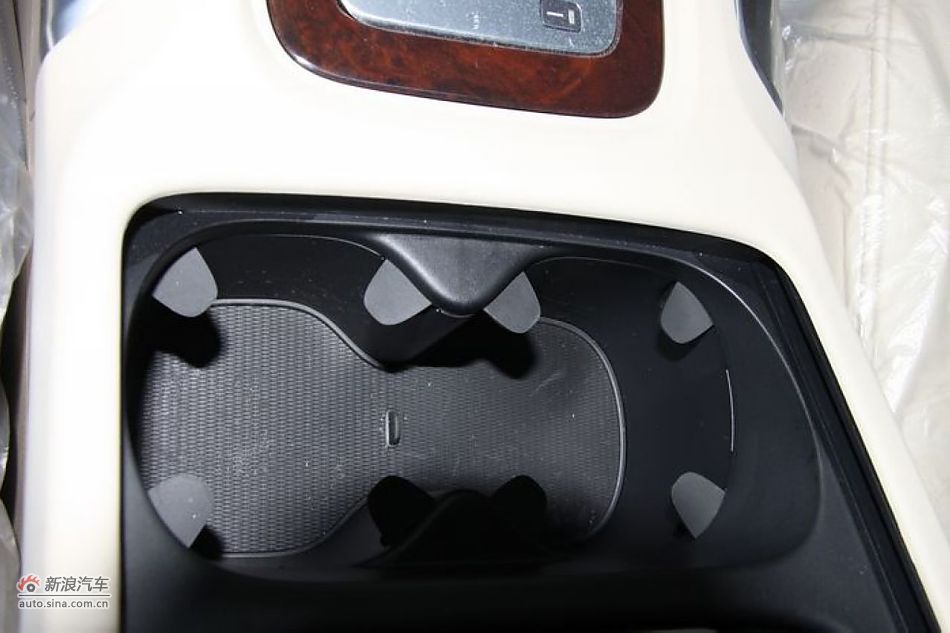 沃尔沃S80L 2.5T 智尊版