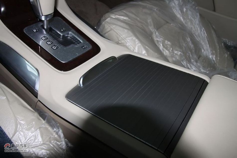 沃尔沃S80L 2.5T 智尊版