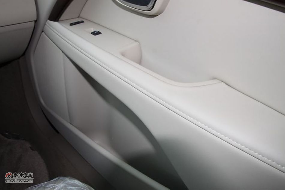 沃尔沃S80L 2.5T 智尊版