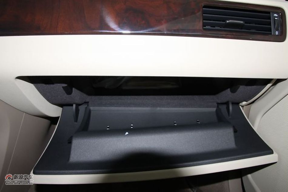 沃尔沃S80L 2.5T 智尊版