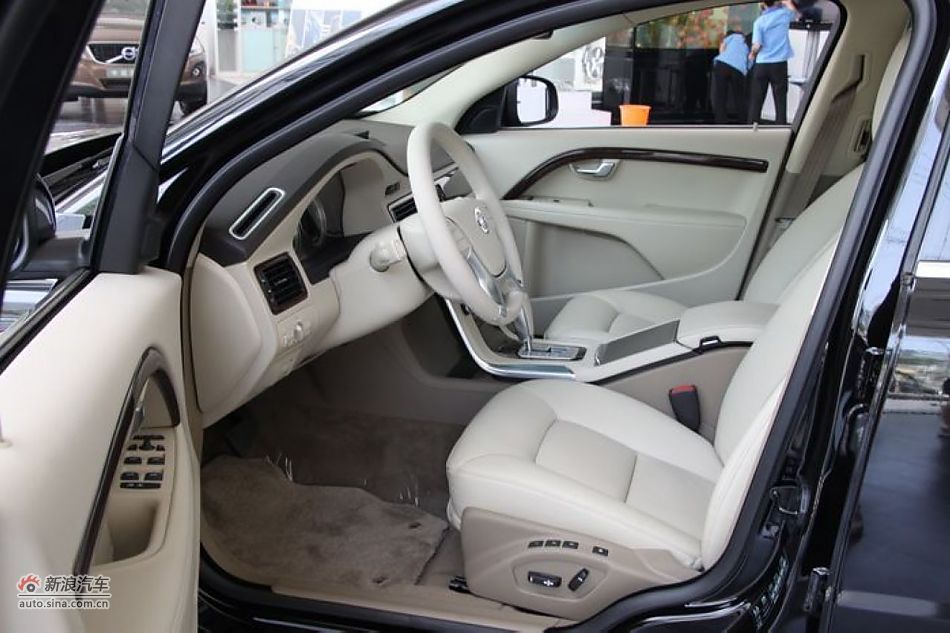 沃尔沃S80L 2.5T 智尊版