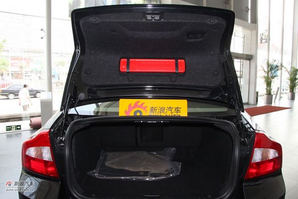 沃尔沃S80L 2.5T 智尊版