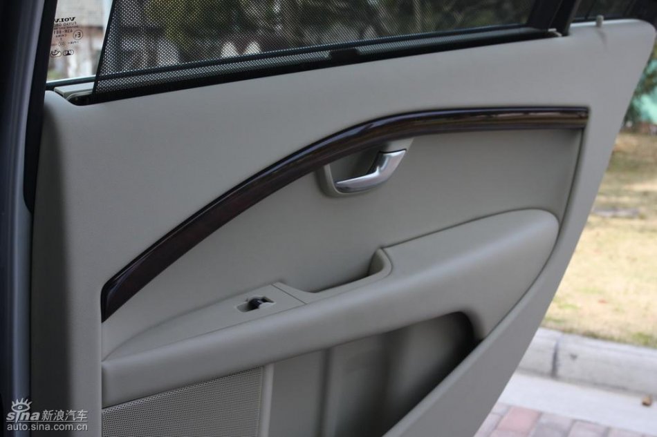 全新沃尔沃S80L内饰实拍图