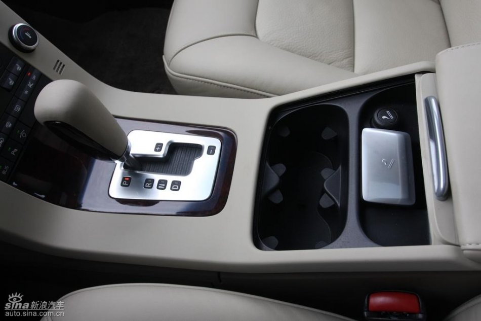 全新沃尔沃S80L内饰实拍图