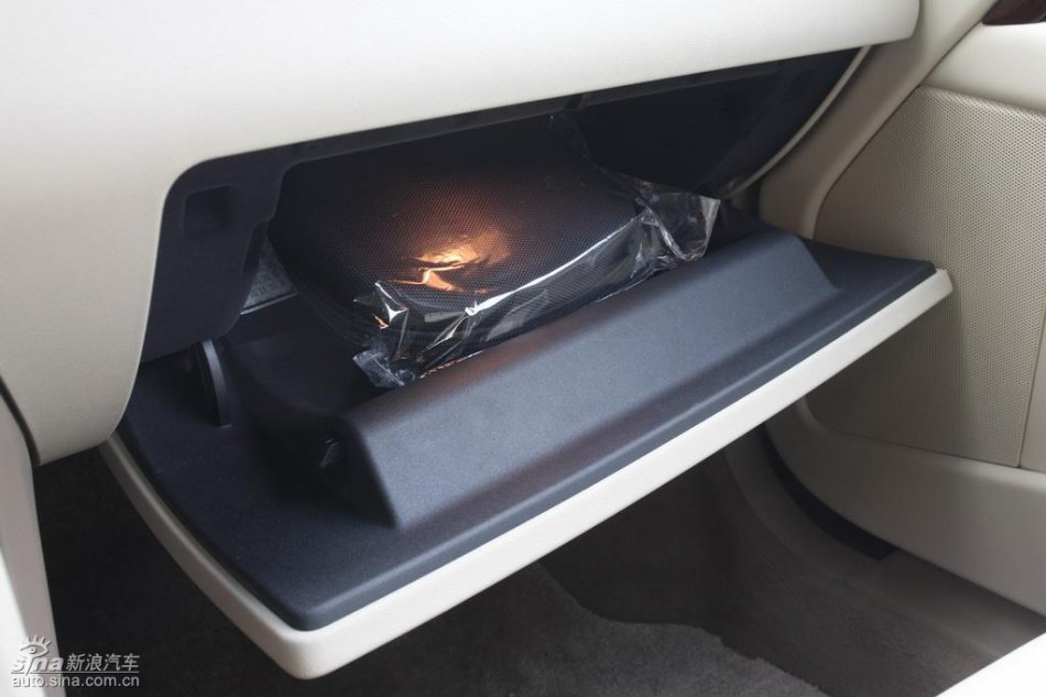 全新沃尔沃S80L内饰实拍图