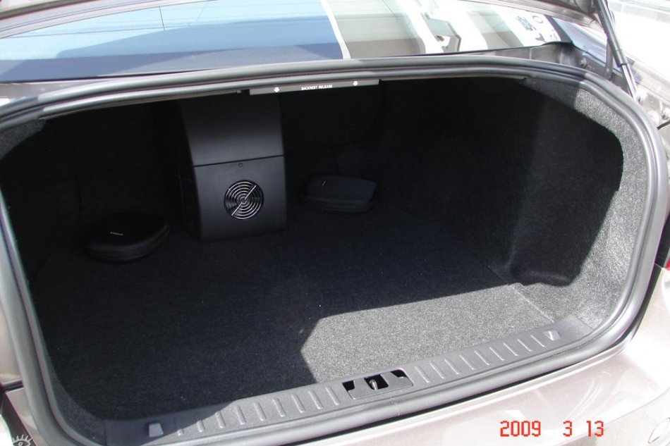 国产Volvo S80L到店图