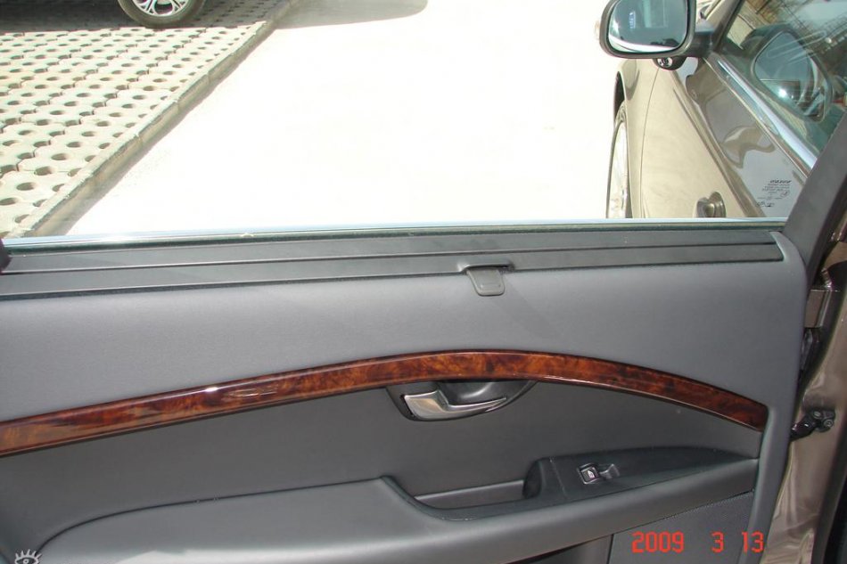 国产Volvo S80L到店图