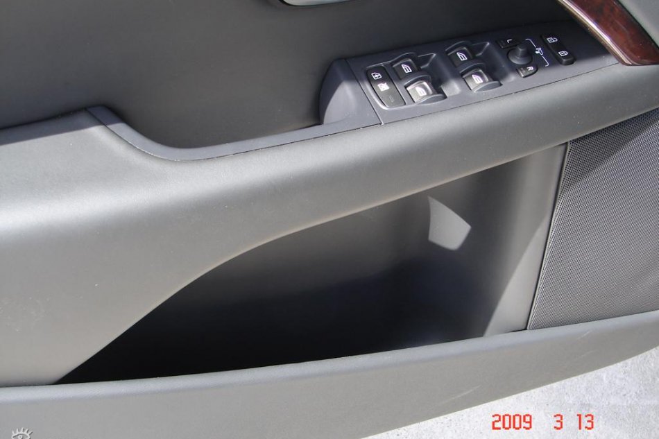 国产Volvo S80L到店图