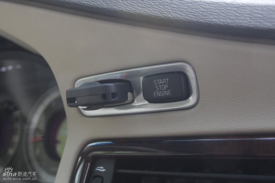 全新沃尔沃S80L内饰实拍图