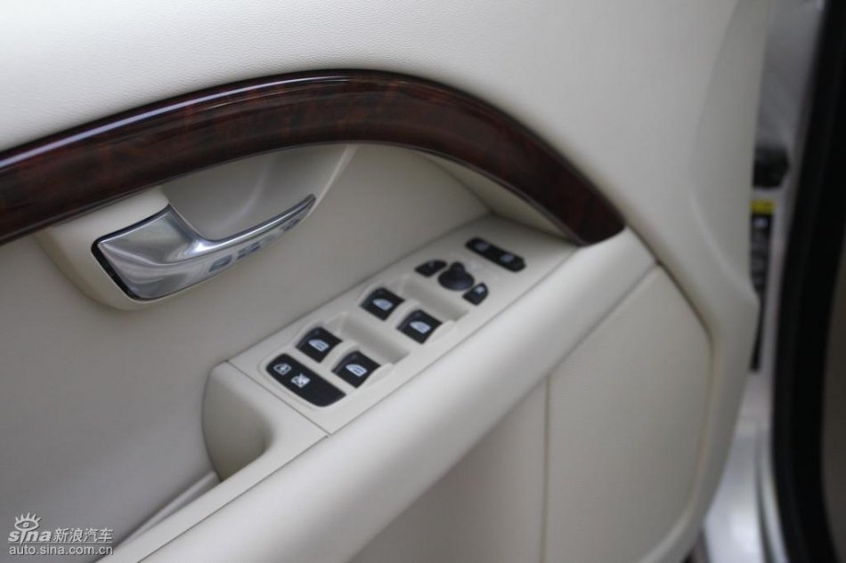 全新沃尔沃S80L内饰实拍图