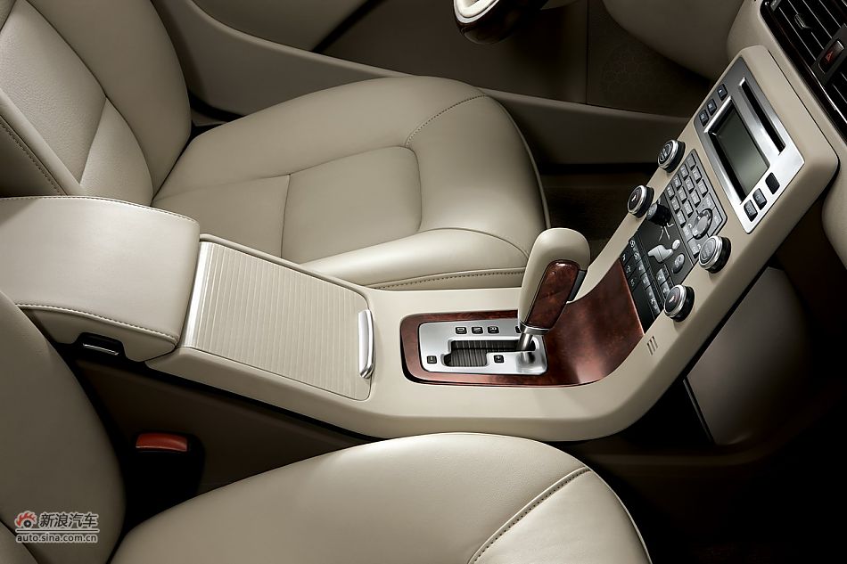 2011款S80L内饰