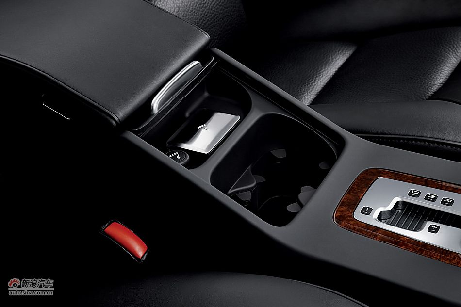 2011款S80L内饰