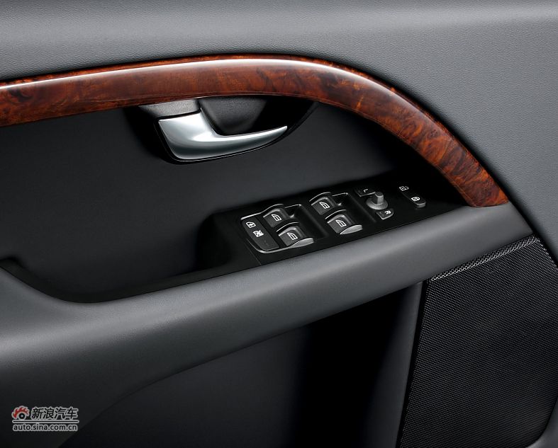 2011款S80L内饰