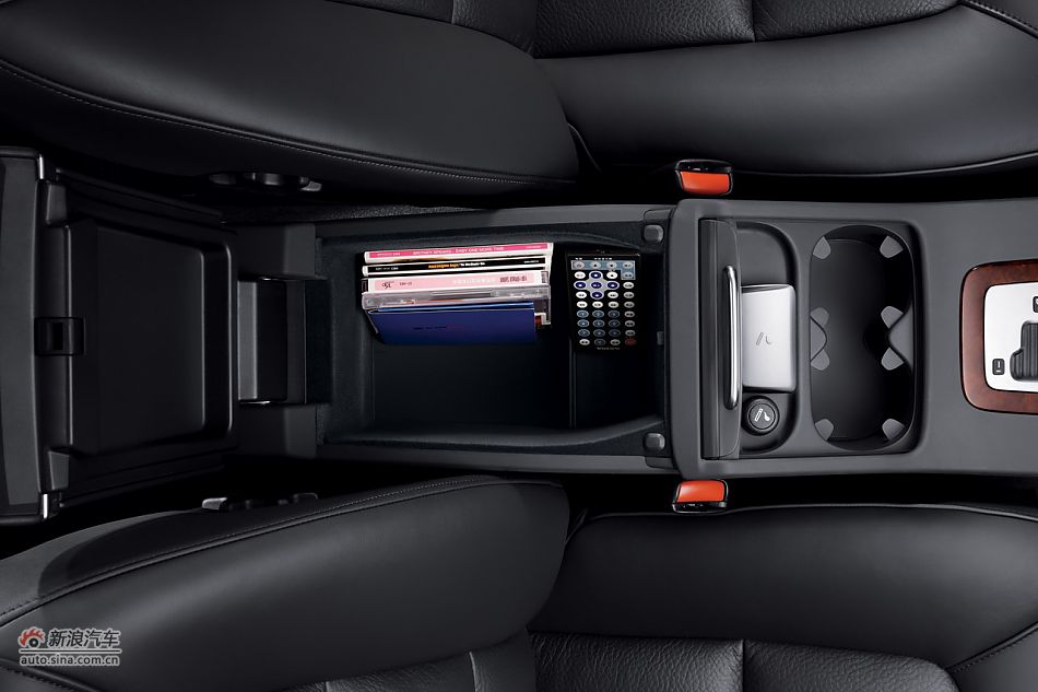2011款S80L内饰