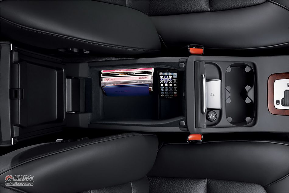 2011款S80L内饰