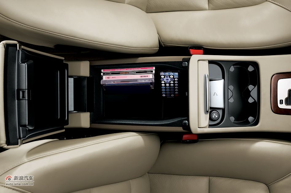 2011款S80L内饰