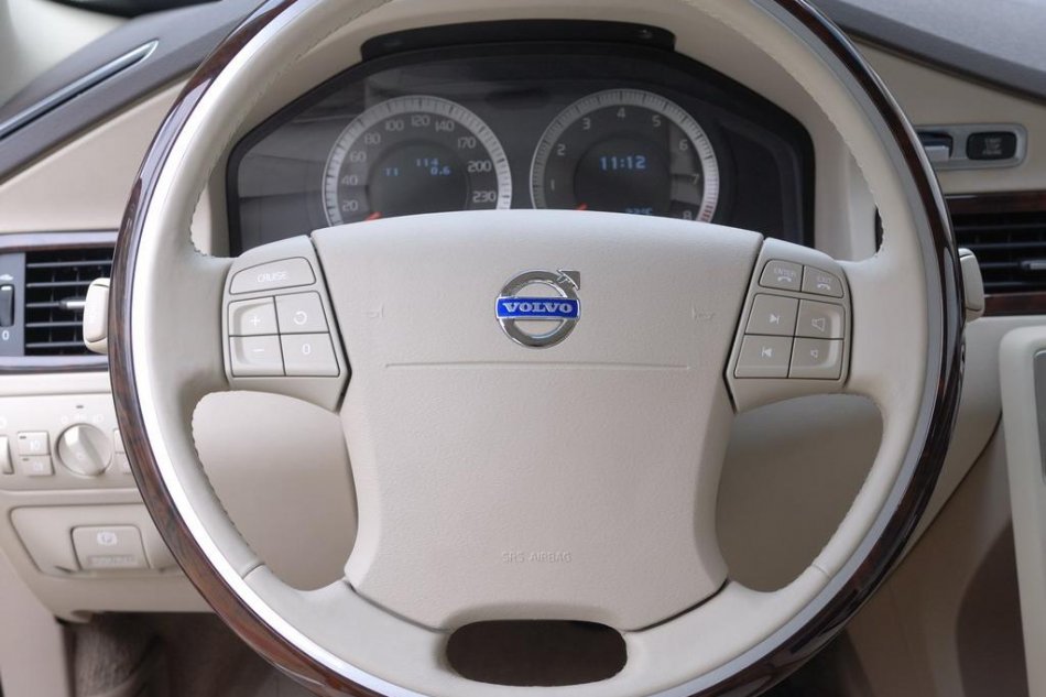 长安沃尔沃S80L内饰资料图