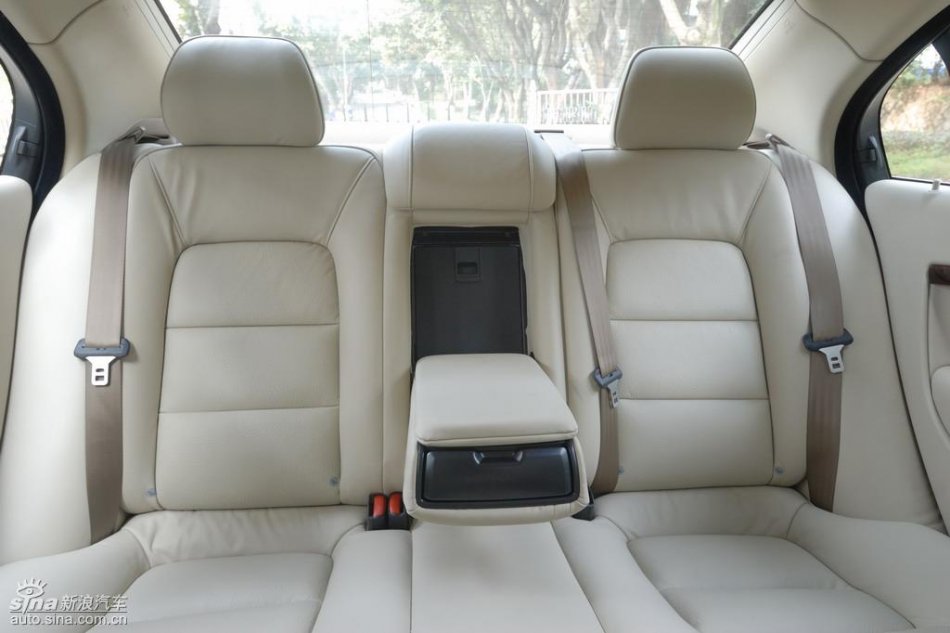 长安沃尔沃S80L内饰资料图