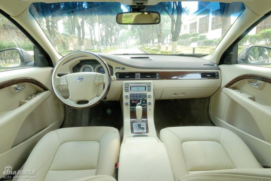长安沃尔沃S80L内饰资料图
