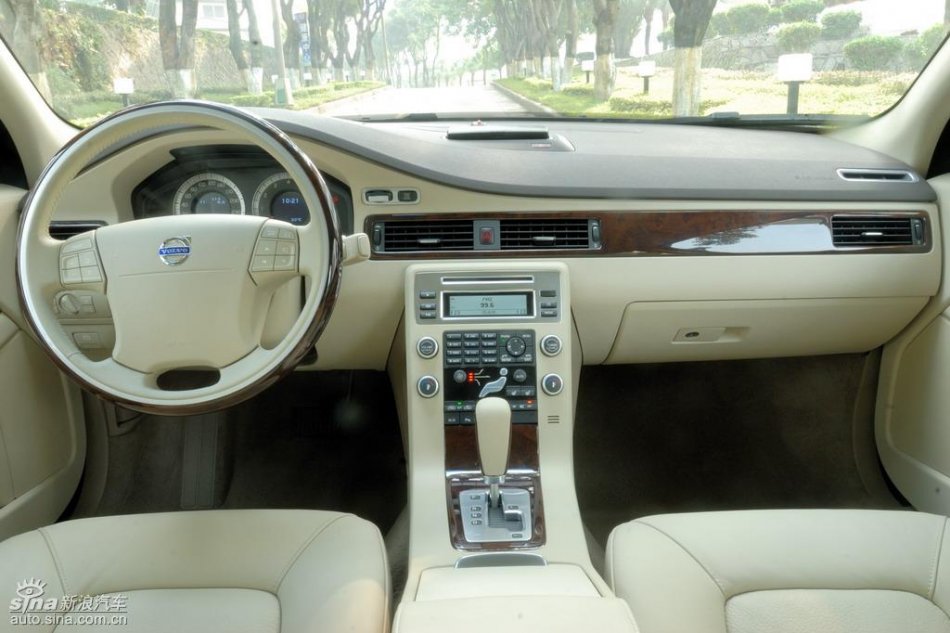 长安沃尔沃S80L内饰资料图