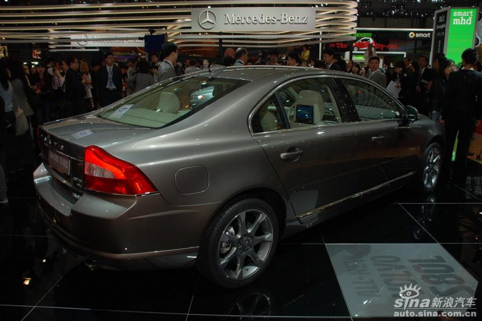 ֶS80L T6 AWD
