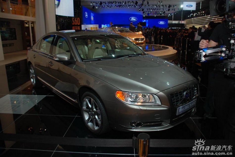 ֶS80L T6 AWD