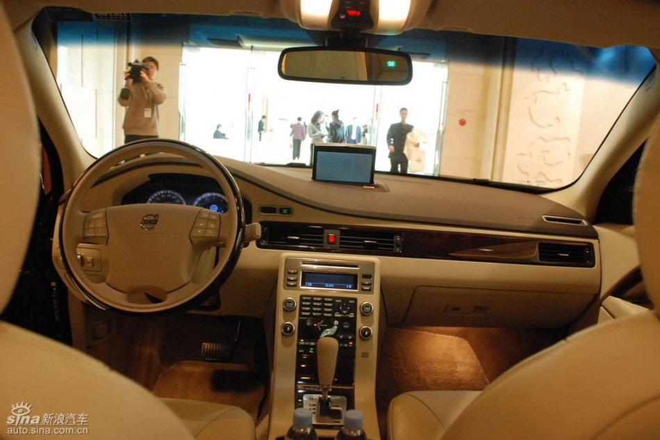 国产沃尔沃S80L上市现场内饰实拍