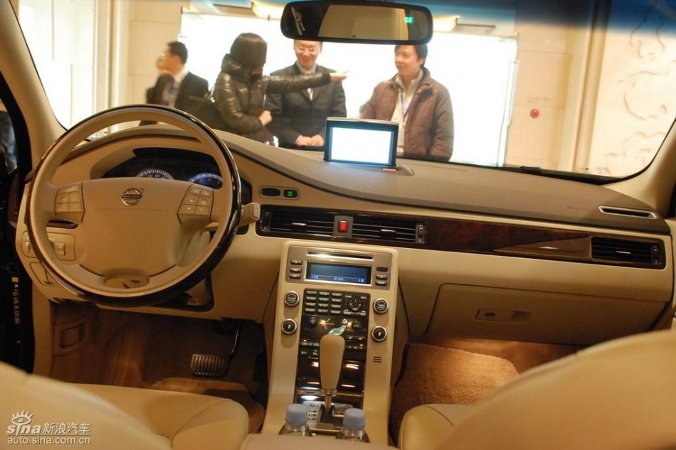 国产沃尔沃S80L上市现场内饰实拍