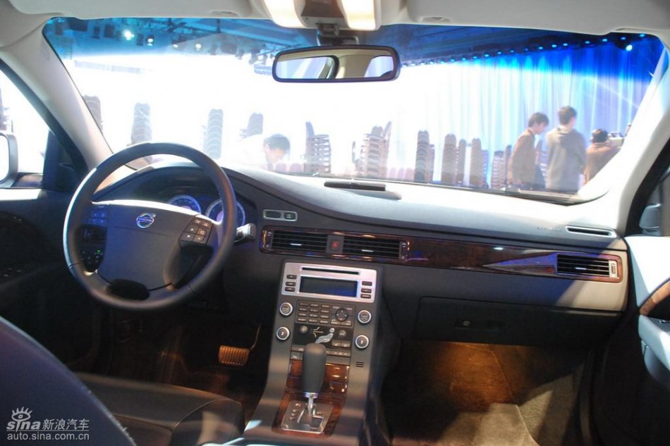 国产沃尔沃S80L上市现场内饰实拍