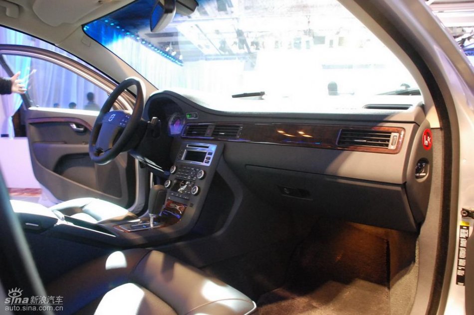 国产沃尔沃S80L上市现场内饰实拍