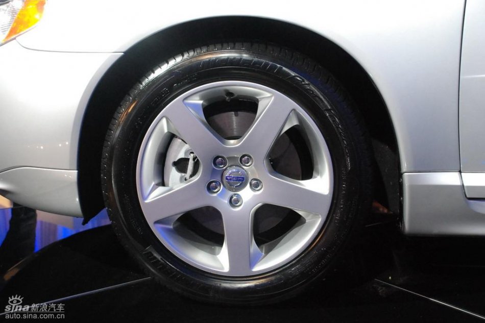 国产沃尔沃S80L上市现场外观实拍