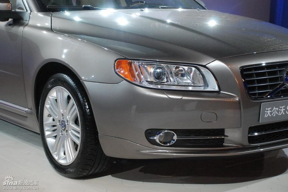 国产沃尔沃S80L上市现场外观实拍