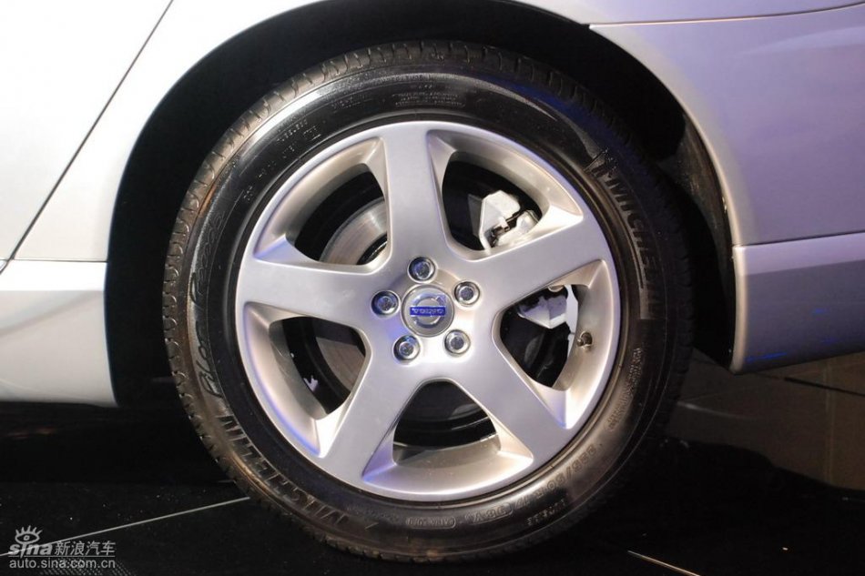 国产沃尔沃S80L上市现场外观实拍