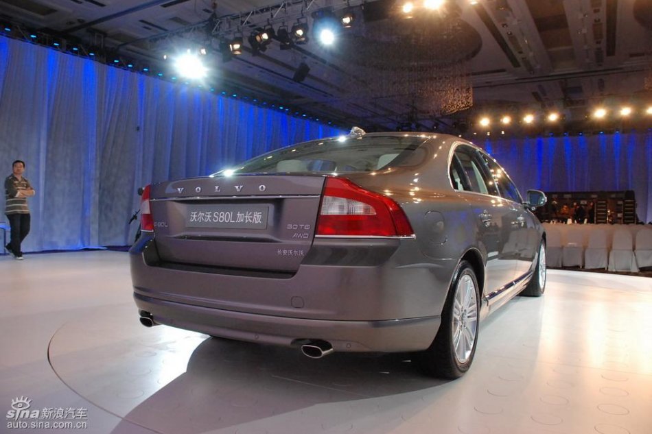 国产沃尔沃S80L上市现场外观实拍
