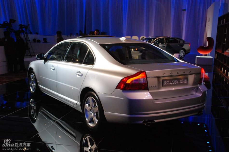 国产沃尔沃S80L上市现场外观实拍