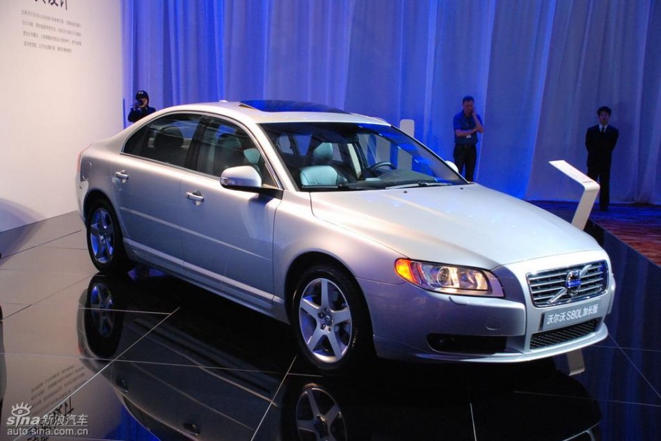 国产沃尔沃S80L上市现场外观实拍
