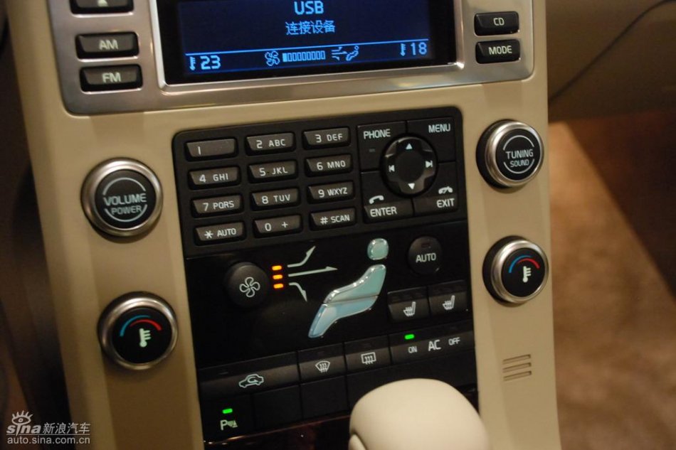 国产沃尔沃S80L上市现场内饰实拍