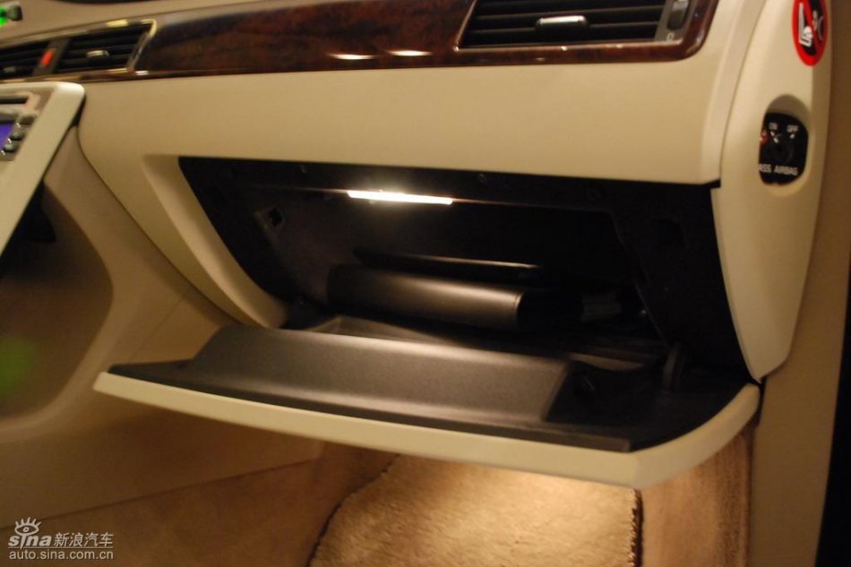 国产沃尔沃S80L上市现场内饰实拍