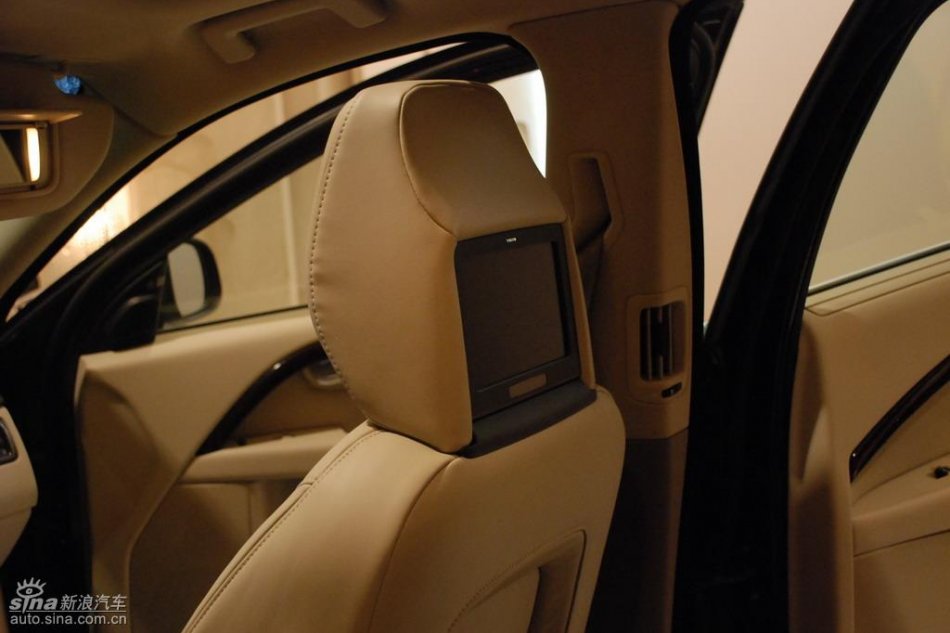 国产沃尔沃S80L上市现场内饰实拍