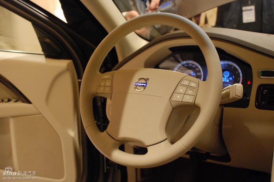 国产沃尔沃S80L上市现场内饰实拍