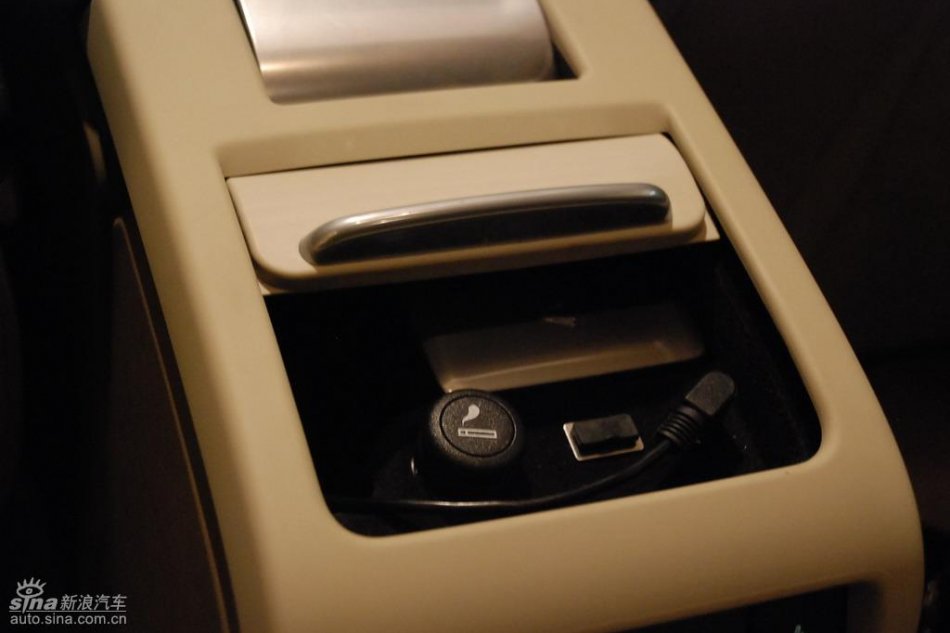 国产沃尔沃S80L上市现场内饰实拍
