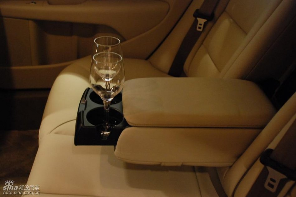 国产沃尔沃S80L上市现场内饰实拍