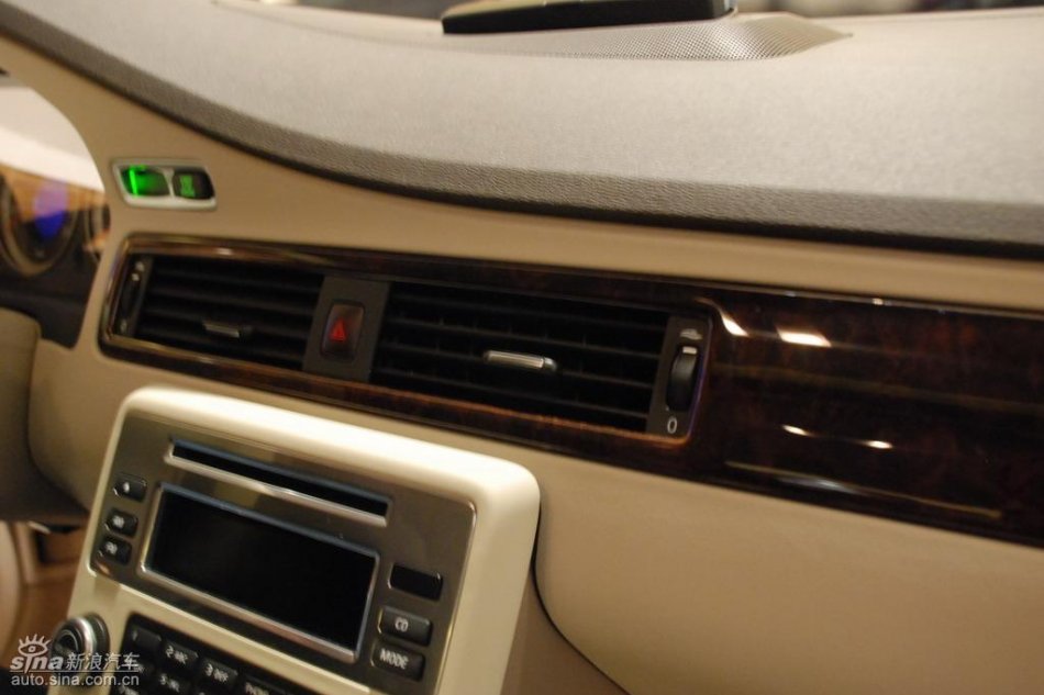 国产沃尔沃S80L上市现场内饰实拍