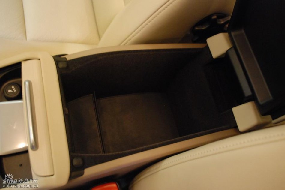 国产沃尔沃S80L上市现场内饰实拍