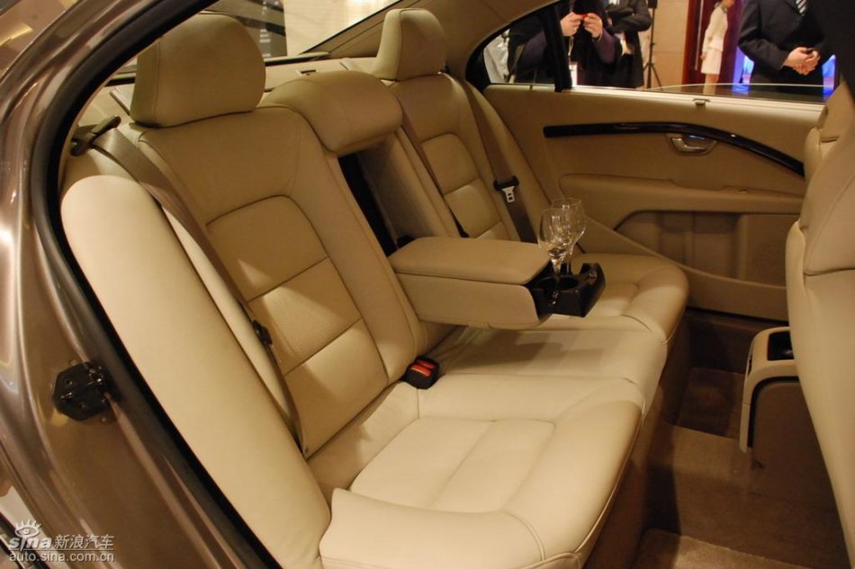国产沃尔沃S80L上市现场内饰实拍