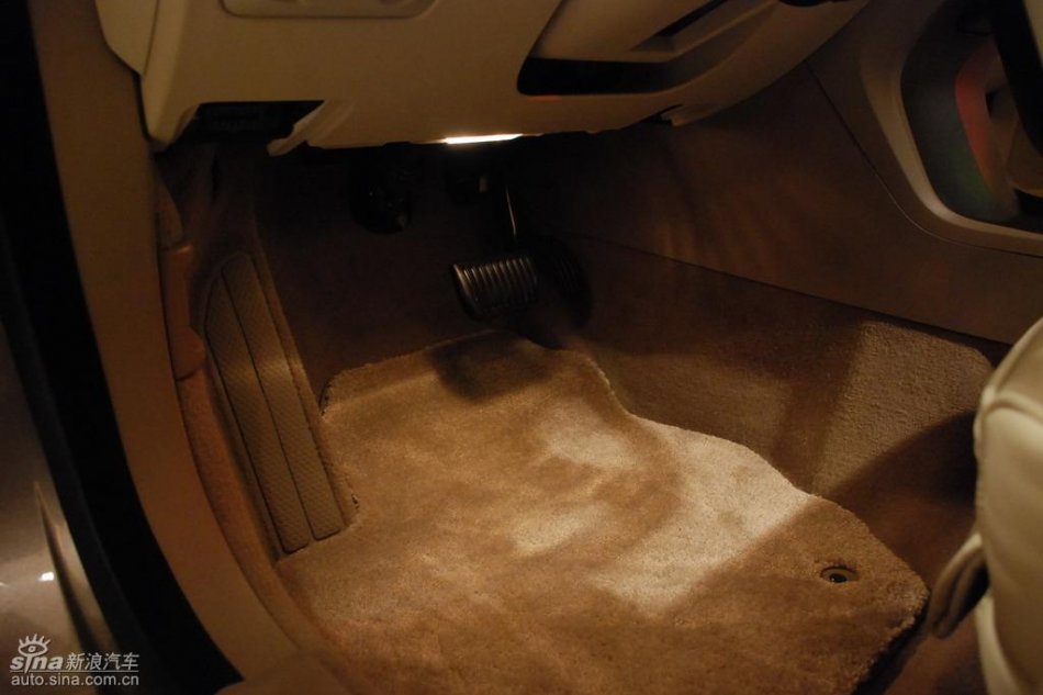 国产沃尔沃S80L上市现场内饰实拍