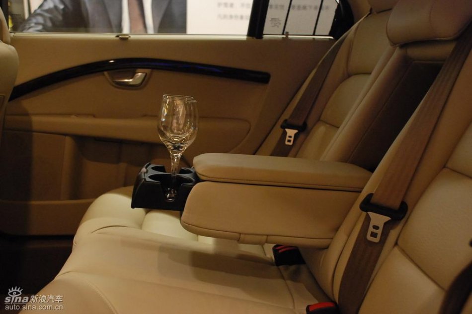 国产沃尔沃S80L上市现场内饰实拍