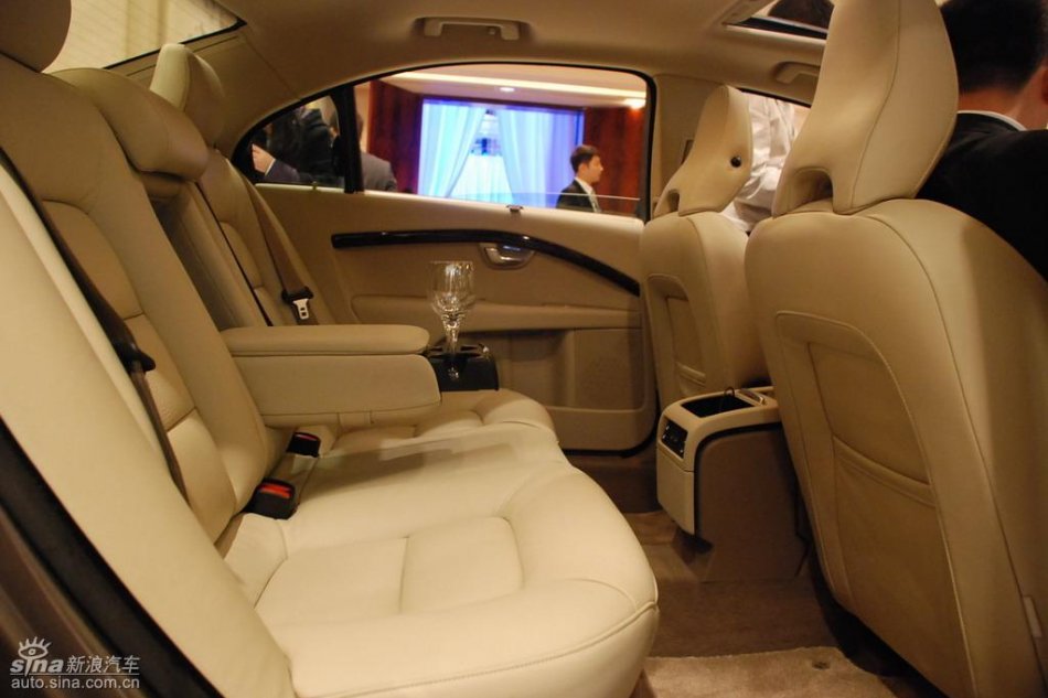 国产沃尔沃S80L上市现场内饰实拍