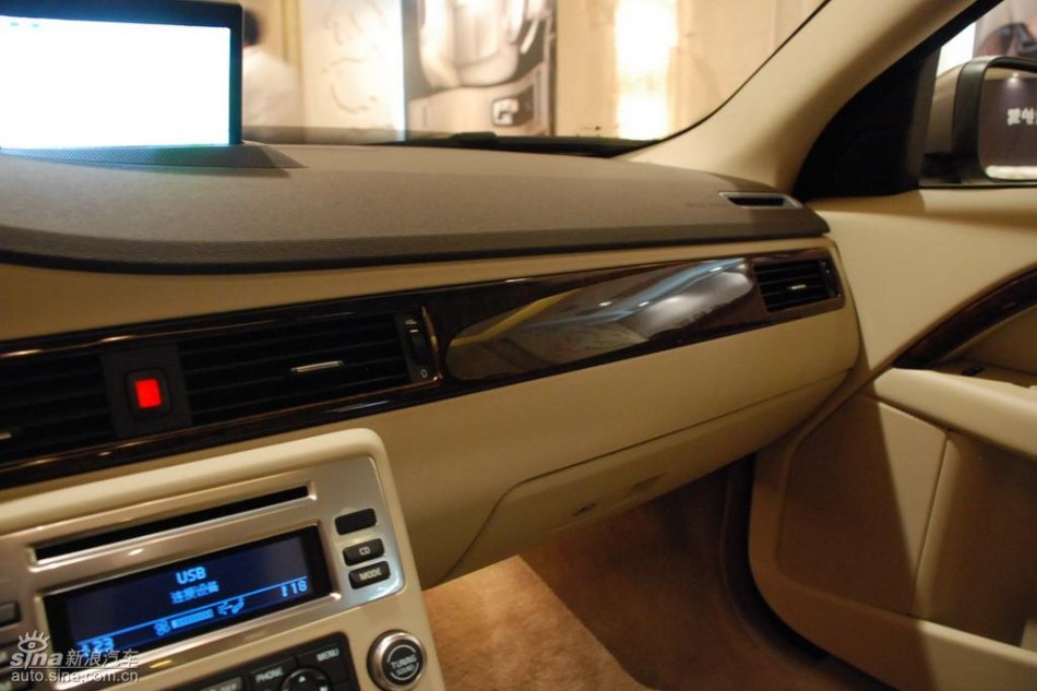 国产沃尔沃S80L上市现场内饰实拍